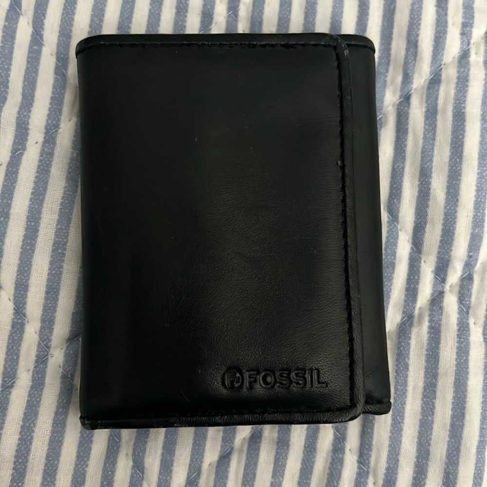 Fossil mens trifold black wallet